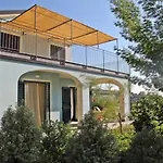 Azzurra Biricchina Κατάλυμα σε φάρμα