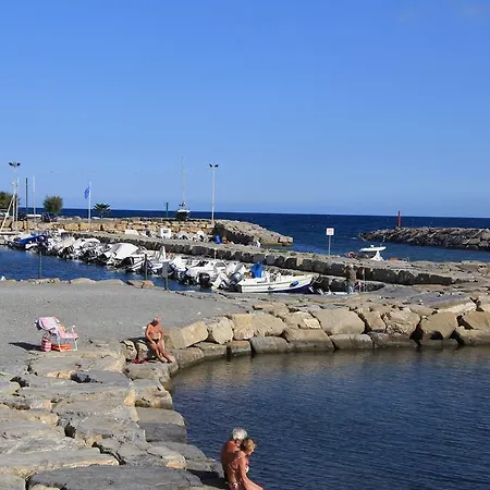 Azzurra Biricchina Riva Ligure