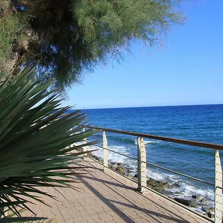 Azzurra Biricchina Feriegård Riva Ligure