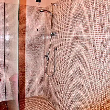 阿苏拉布瑞齐纳农家乐 *