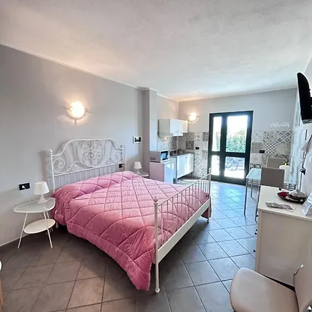 农家乐 阿苏拉布瑞齐纳农家乐 *