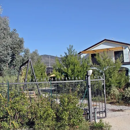 农家乐 阿苏拉布瑞齐纳农家乐 *