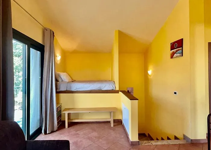 Azzurra Biricchina Agroturismo *